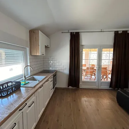 Lun Apartment