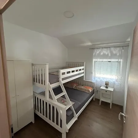 Apartment Lun Olib