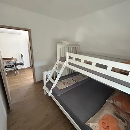 Lun Apartment